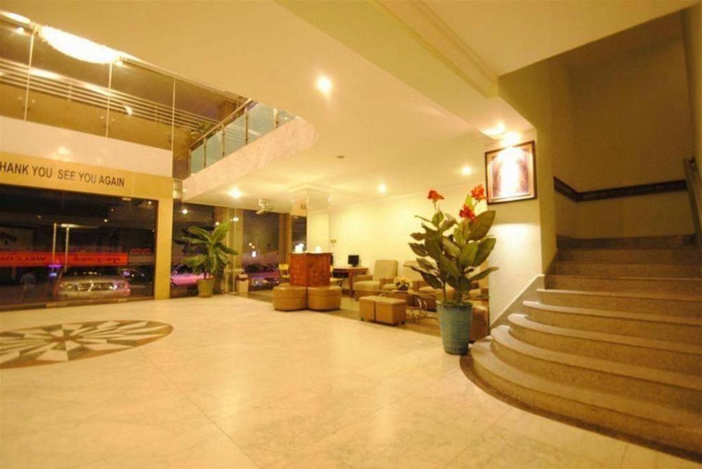 โรงแรมมิดแลนด์ พนมเปญ ภายนอก รูปภาพ